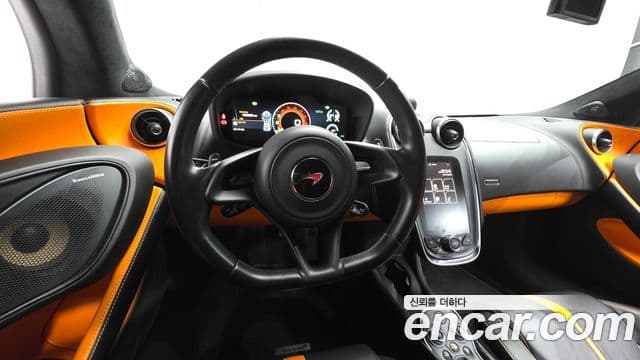 맥라렌 570S 3.8 купе, 2017 12