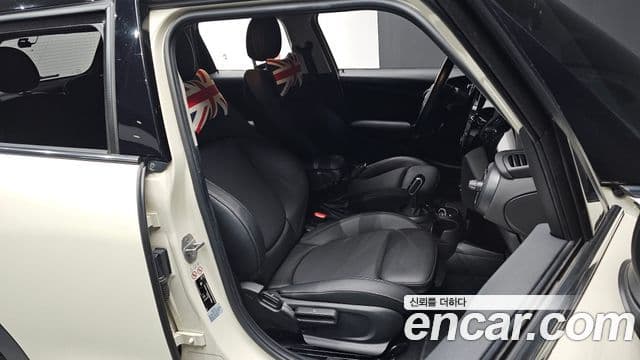 Mini Cooper 3세대, 2022 10