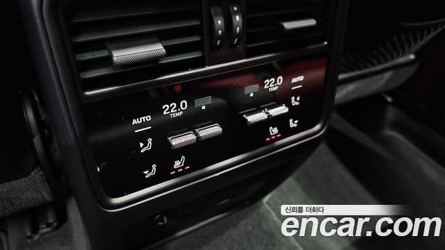 Porsche Cayenne (PO536), 2024 20