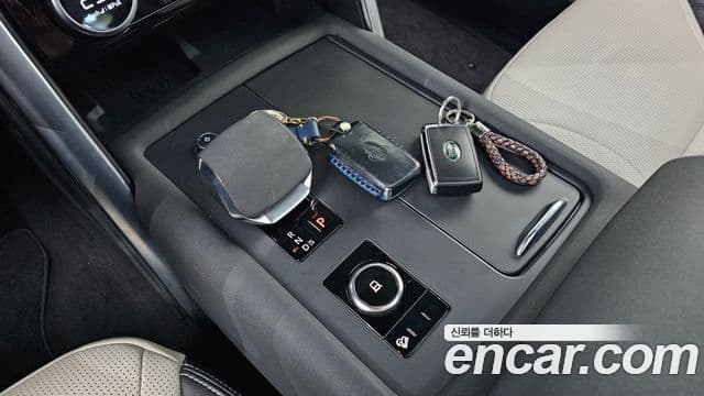 Land Rover Discovery 5 P360 R-Dynamic SE, 2023 9