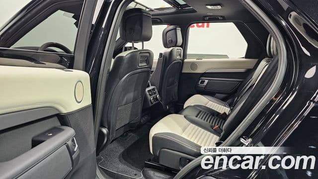 Land Rover Discovery 5 P360 R-Dynamic SE, 2023 12