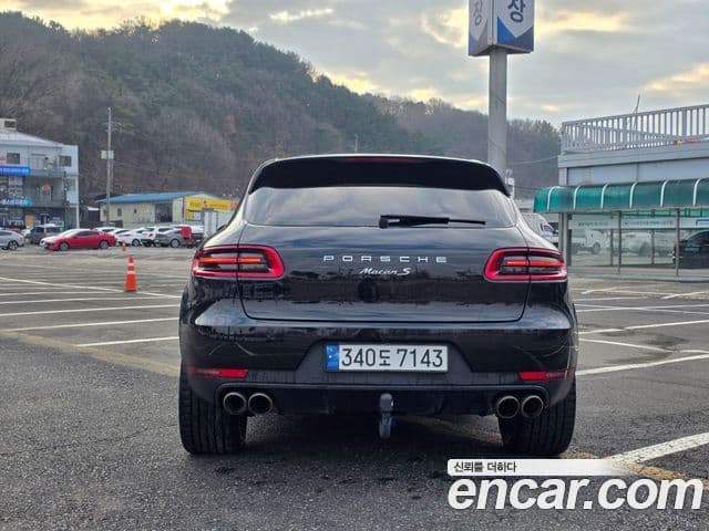 Porsche Macan 95B, 2017 4