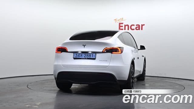 Tesla модель Y Long Range AWD, 2024 4
