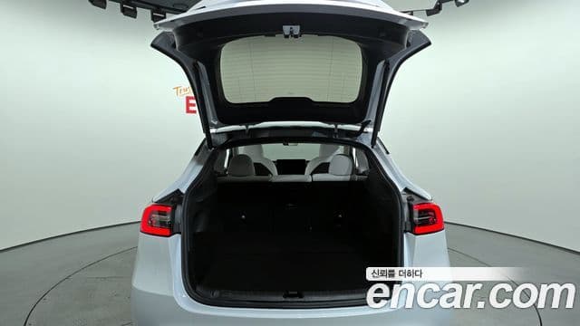 Tesla модель Y Long Range AWD, 2024 20