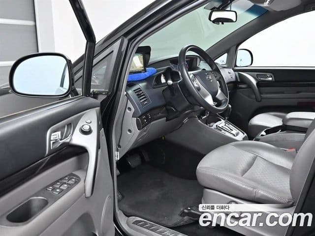 KG모빌리티(SsangYong) Korando 투리스모 4WD TX 9인승, 2016 11