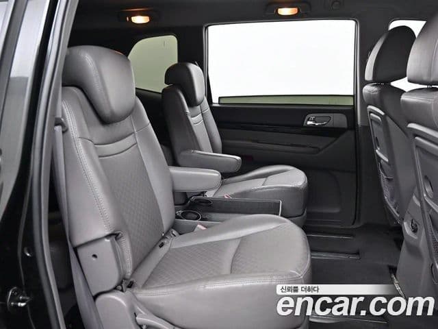 KG모빌리티(SsangYong) Korando 투리스모 4WD TX 9인승, 2016 14