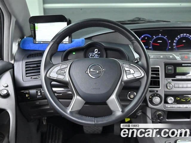 KG모빌리티(SsangYong) Korando 투리스모 4WD TX 9인승, 2016 17