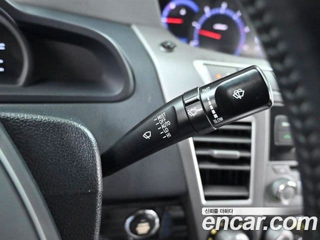 KG모빌리티(SsangYong) Korando 투리스모 4WD TX 9인승, 2016 19