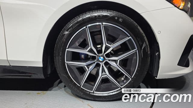 BMW 5시리즈 (G60) 520i M Sport, 2025 все фото