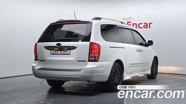 Kia Carnival R President, 2011 2