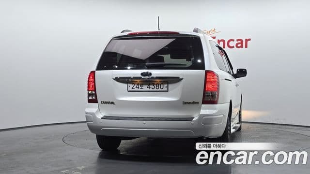 Kia Carnival R President, 2011 4