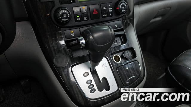 Kia Carnival R President, 2011 9