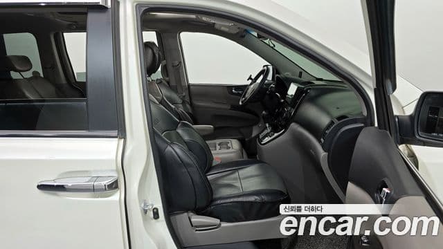 Kia Carnival R President, 2011 11