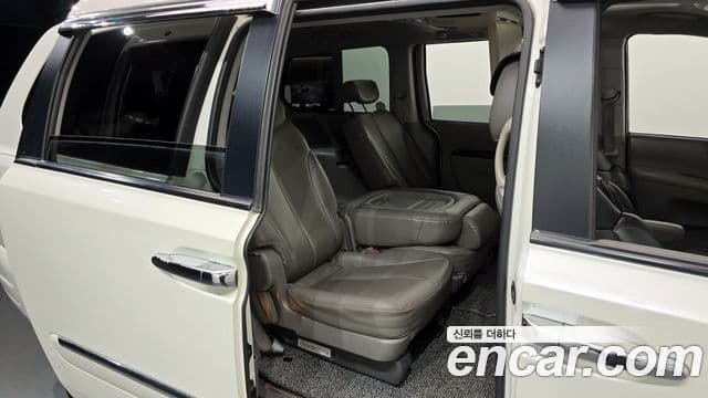 Kia Carnival R President, 2011 12