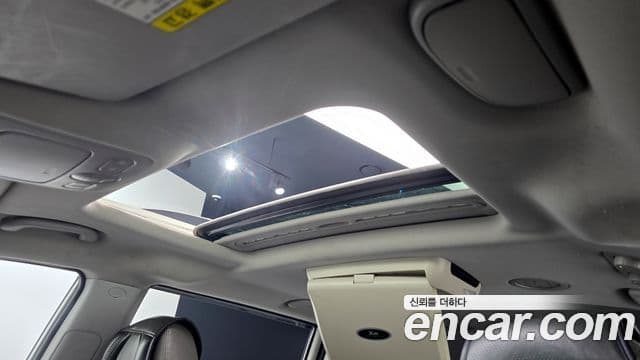 Kia Carnival R President, 2011 18