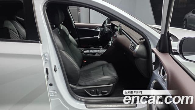 Genesis G70 Elite, 2019 11