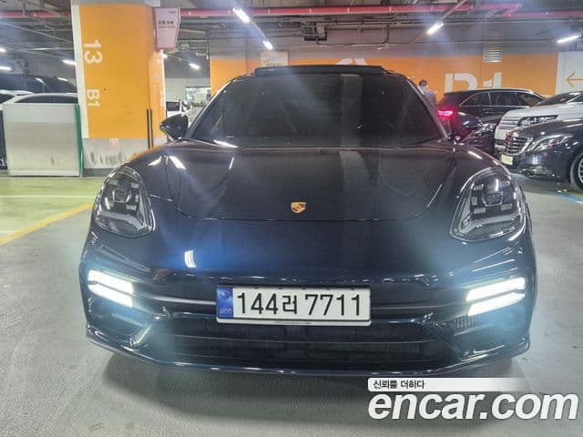 Porsche Panamera (971) 2.9 AWD E-гибрид Platinum Edition, 2023 1