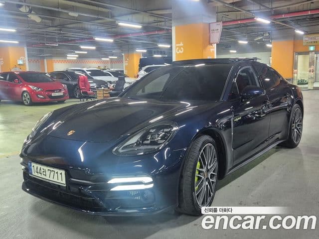 Porsche Panamera (971) 2.9 AWD E-гибрид Platinum Edition, 2023 3