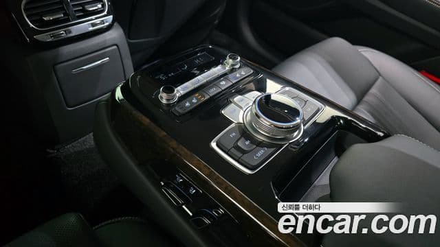 Genesis G90 Premium Luxury, 2022 18