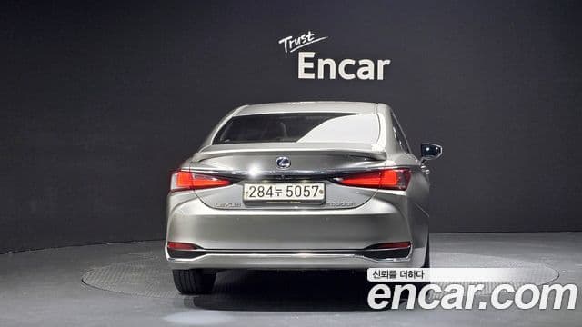 Lexus ES300h 7세대 Luxury Plus, 2020 4