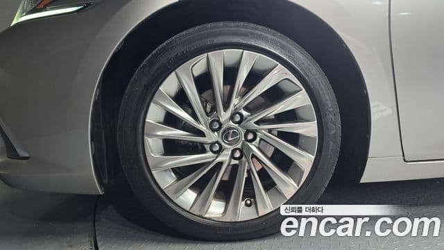 Lexus ES300h 7세대 Luxury Plus, 2020 все фото