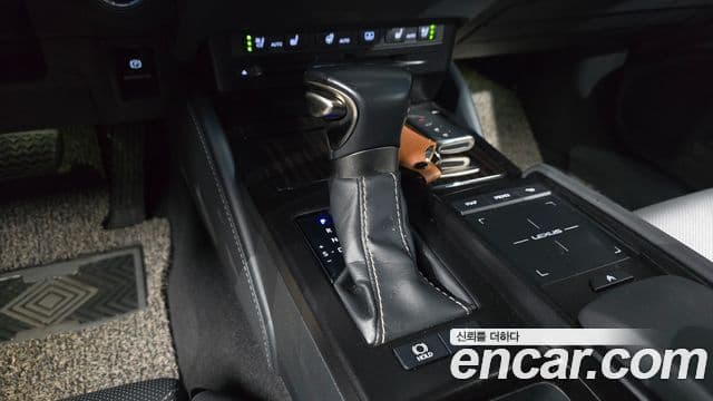 Lexus ES300h 7세대 Luxury Plus, 2020 9