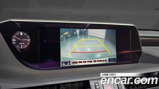 Lexus ES300h 7세대 Luxury Plus, 2020 16