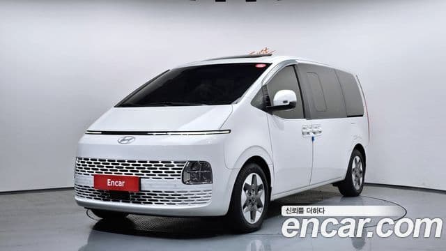 Hyundai Staria Modern, 2025 1