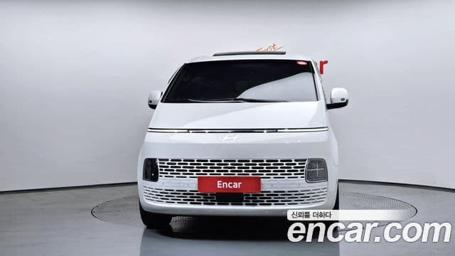 Hyundai Staria Modern, 2025 3
