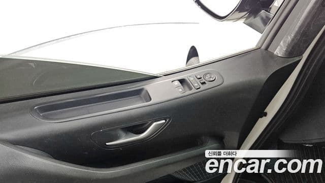 Hyundai Staria Modern, 2025 18