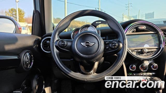 Mini Cooper D 3세대, 2015 13