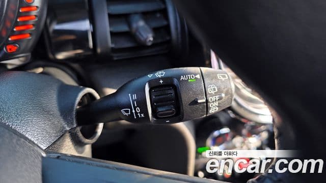 Mini Cooper D 3세대, 2015 17