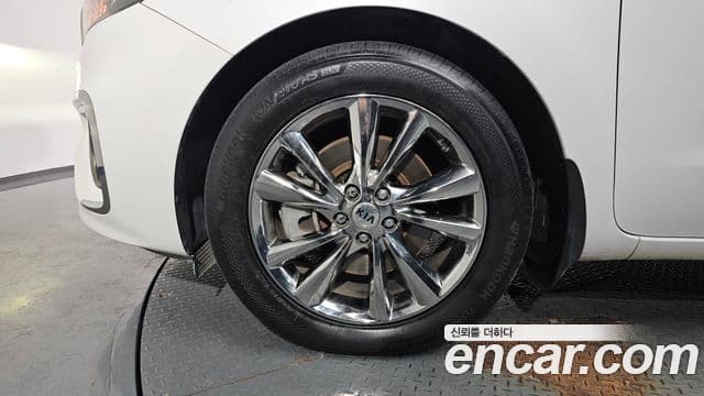 Kia The / новый New Carnival Prestige, 2020 все фото