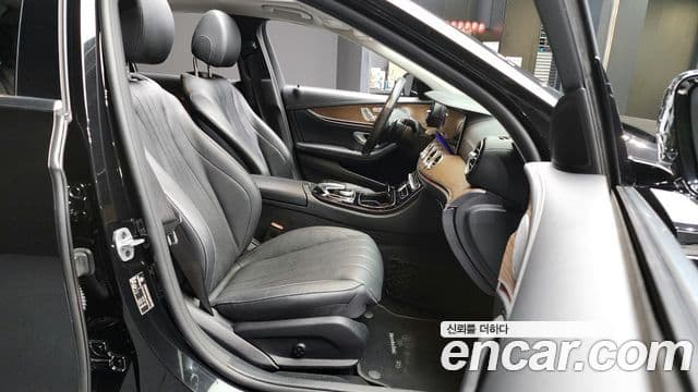 Mercedes-Benz E-класс W213 Exclusive, 2020 11