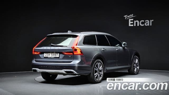Volvo V90 Cross Country T5 Pro AWD, 2018 2