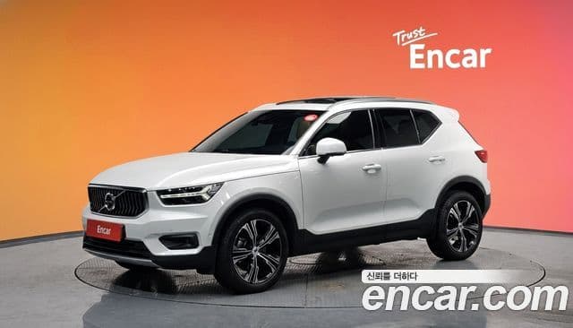 Volvo XC40 B4 Inscription, 2022 1