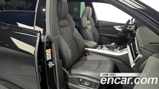 Audi Q8 (4M) Premium, 2023 12