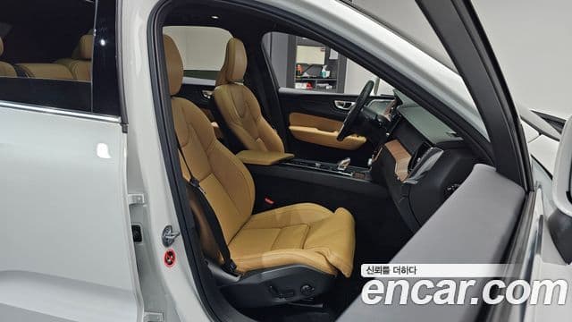 Volvo XC60 2세대 B5 Ultimate Bright, 2024 10