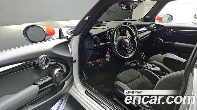 Mini Cooper S 3세대, 2024 10