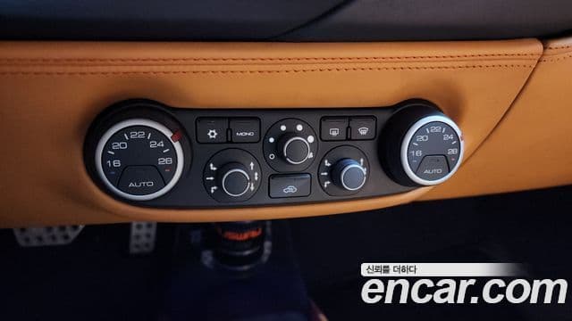 Ferrari 488 스파이더, 2018 16