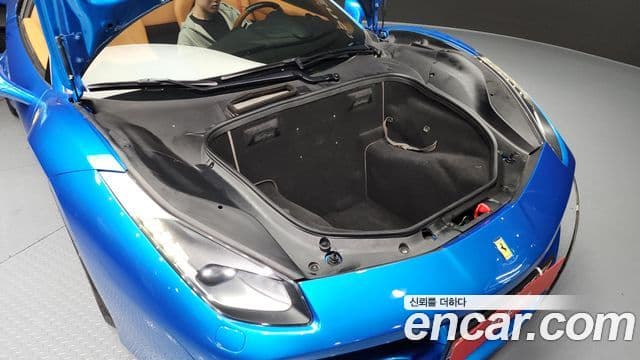 Ferrari 488 스파이더, 2018 20