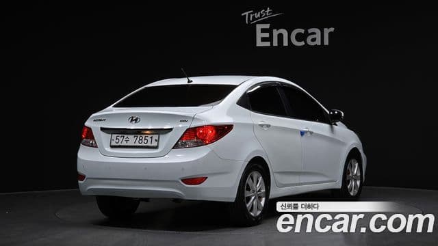 Hyundai Accent(новый кузов / новое поколение) 1.6 GDI top, 2011 2