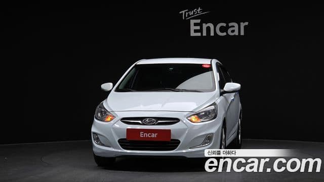 Hyundai Accent(новый кузов / новое поколение) 1.6 GDI top, 2011 3