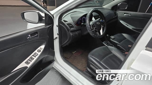 Hyundai Accent(новый кузов / новое поколение) 1.6 GDI top, 2011 11