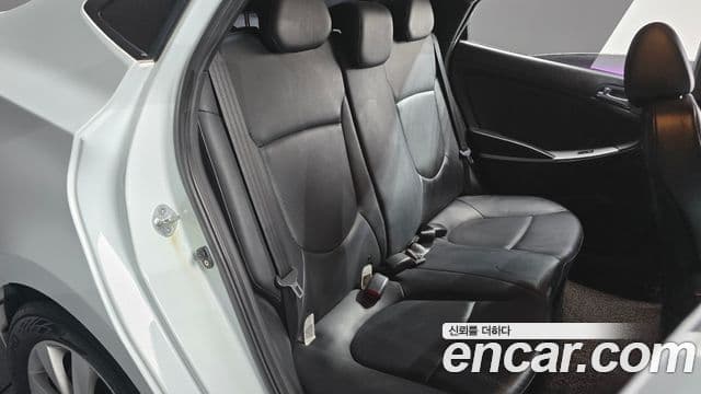 Hyundai Accent(новый кузов / новое поколение) 1.6 GDI top, 2011 12