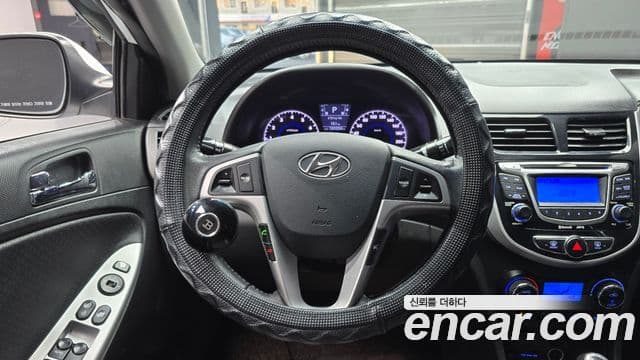 Hyundai Accent(новый кузов / новое поколение) 1.6 GDI top, 2011 14