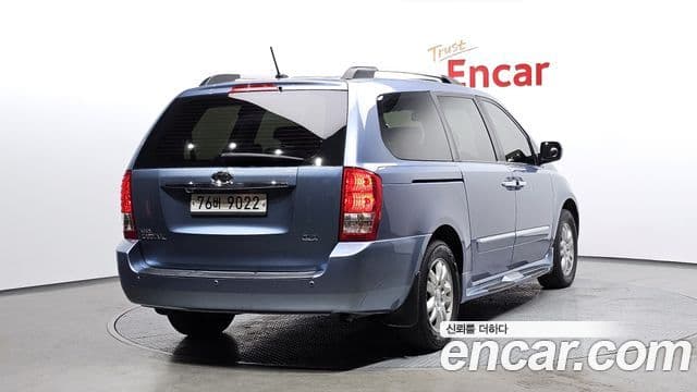 Kia Carnival R Premium, 2012 2