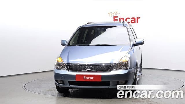 Kia Carnival R Premium, 2012 3