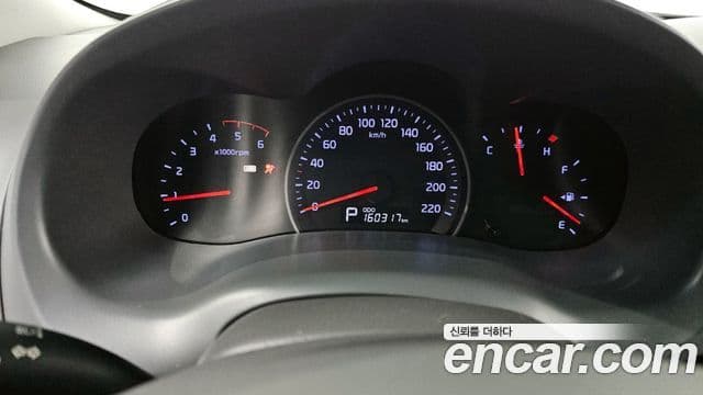 Kia Carnival R Premium, 2012 8