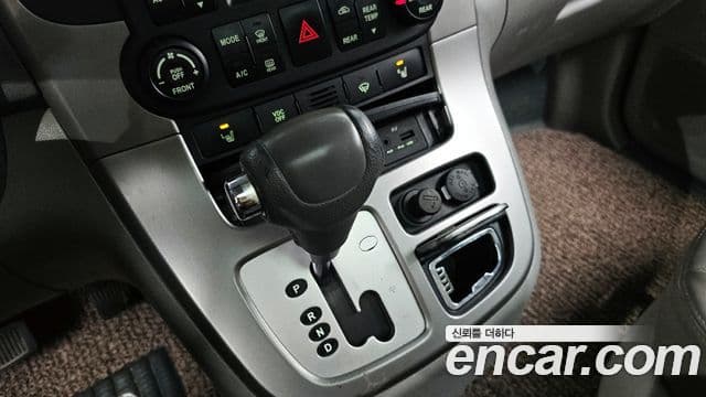Kia Carnival R Premium, 2012 9